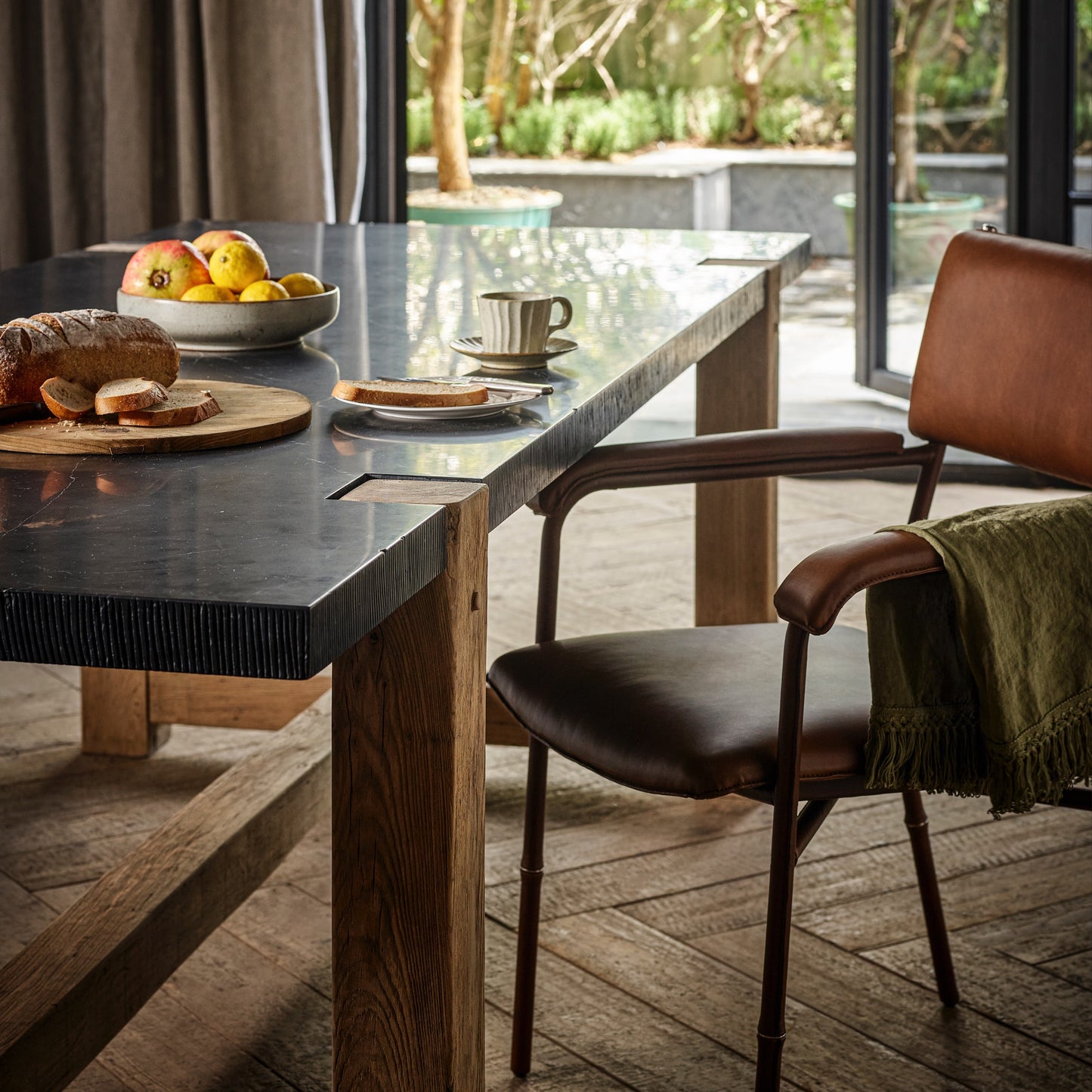 INVICTUS DINING TABLE