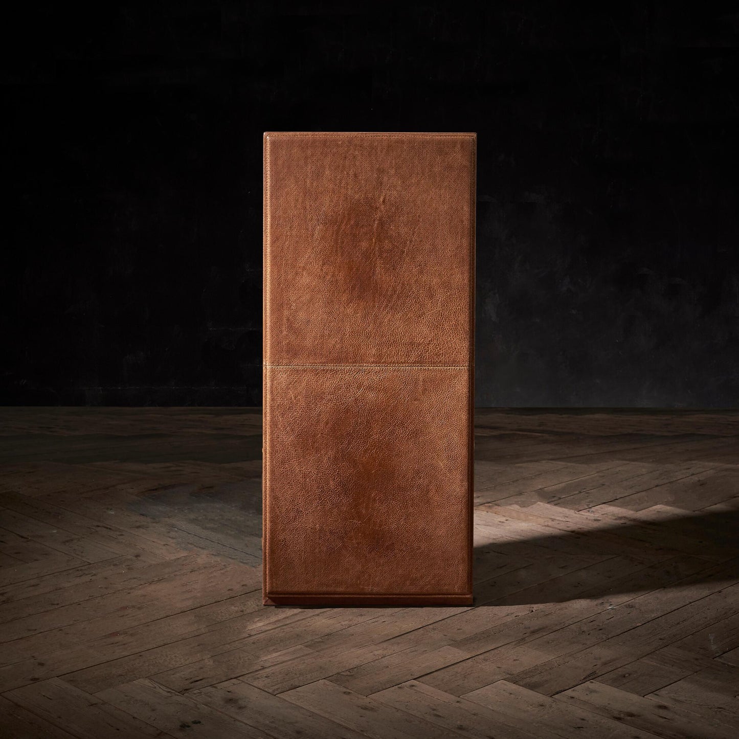 QUBUS LEATHER BOOKCASE