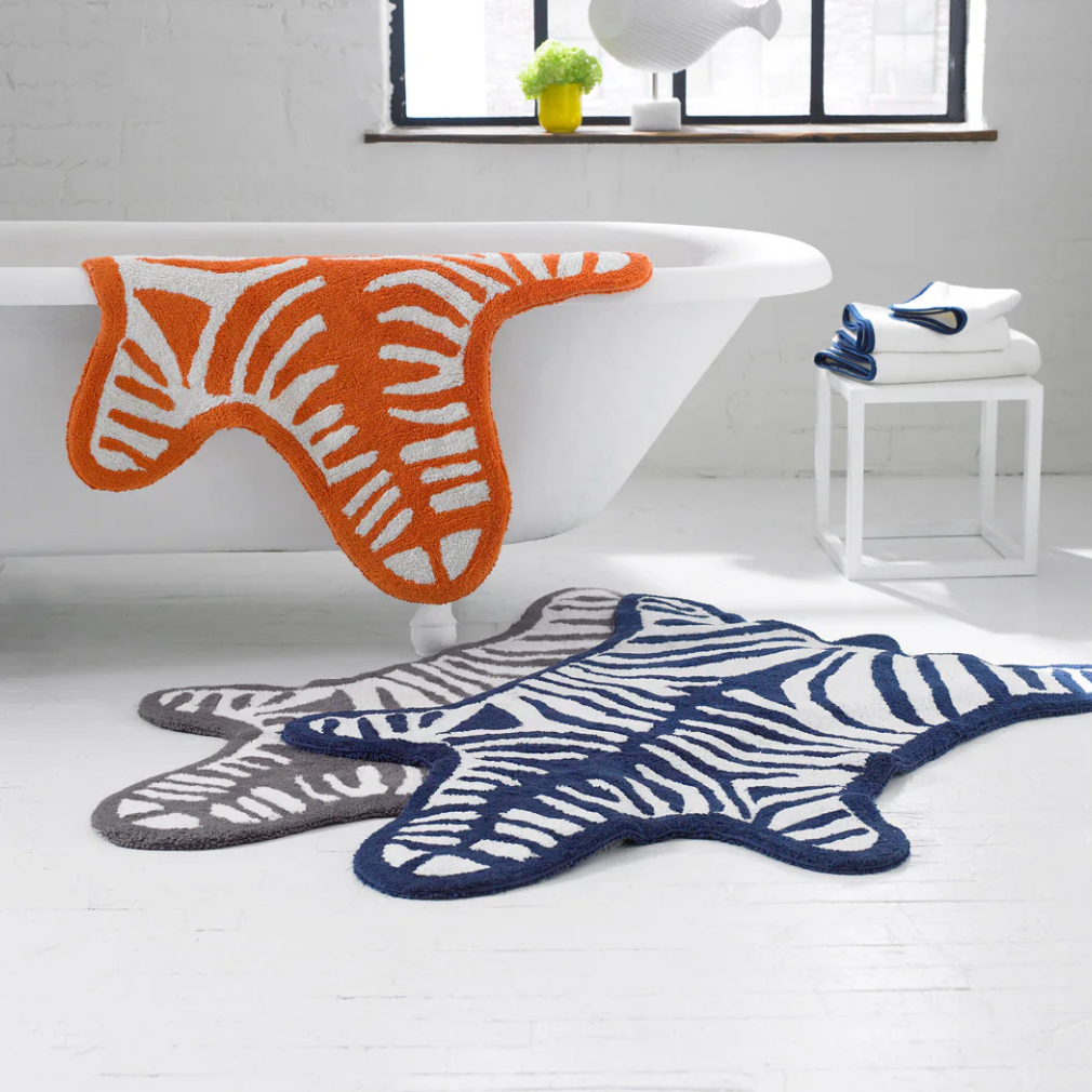 REVERSIBLE BLACK ZEBRA BATH MAT