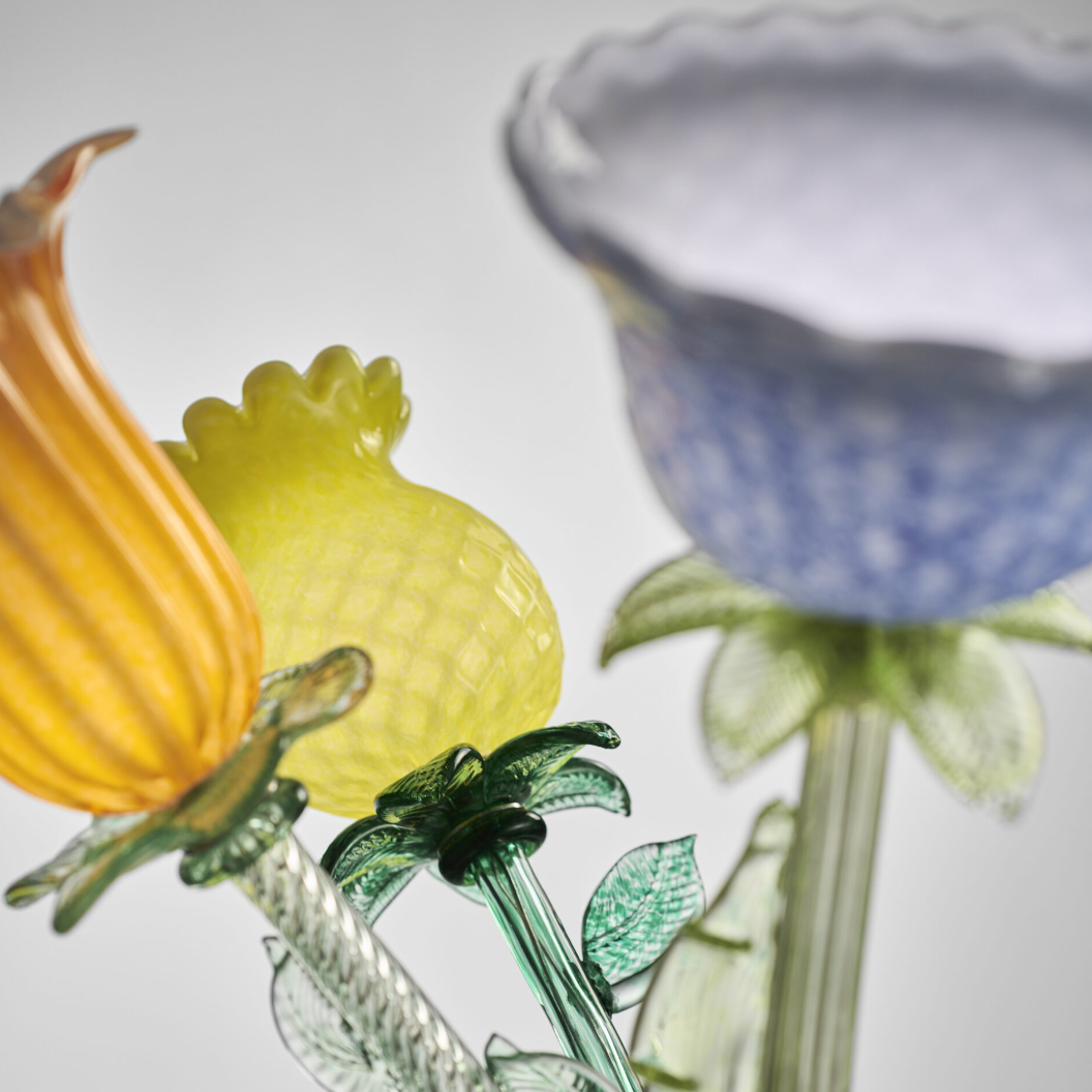 "FLOWERS IN WONDERLAND" 3 FLOWERS VASE LAMP