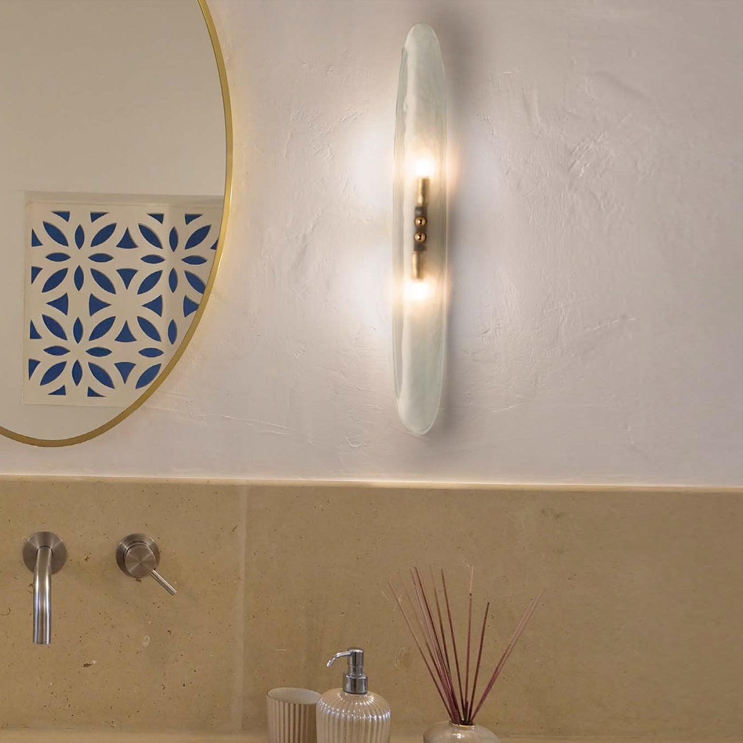 SOPHIA WALL LIGHT