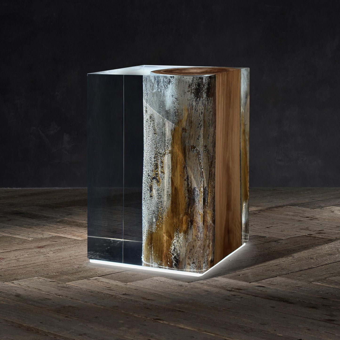 XYLEM DRIFTWOOD W/ LED SIDE TABLE